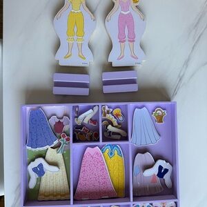 Dress-Up Wooden Disney princess Set with Outfits